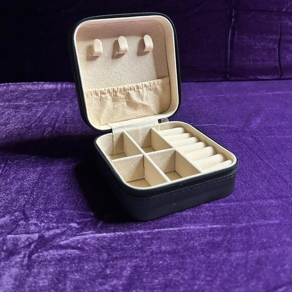 NEW Travel Jewelry Organizer - Picture 3 of 9